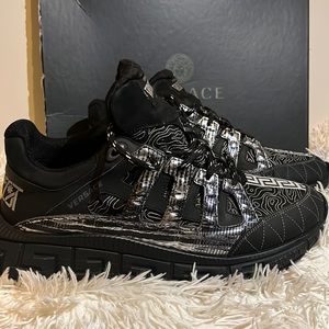 Men Versace Trigreca Lace-Up Sneakers
